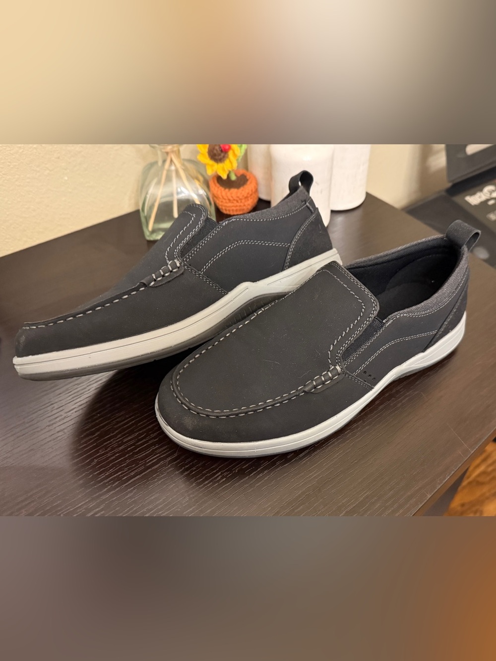 Black Casual Slip On Loafers Non Slip Sneakers Mens 8 EUC